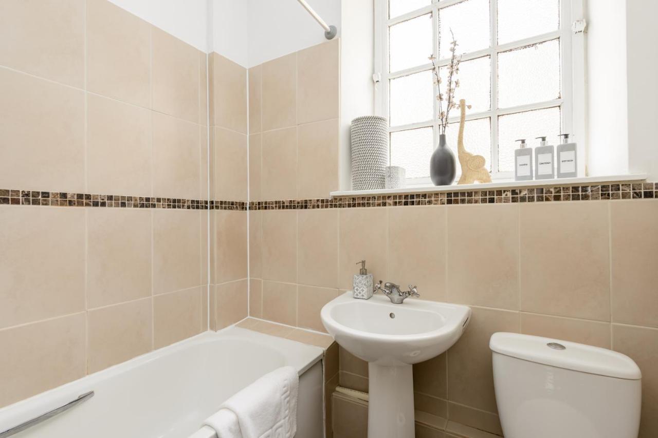 2 Bedroom Royal Mile Apartment Edinburgh Exterior photo